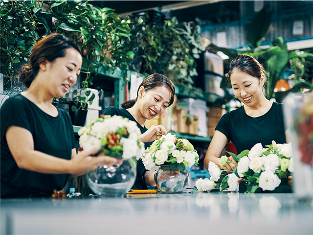 第一園芸株式会社 帝国ホテル大阪内フラワースタジオの契約社員 職人・現場スタッフ その他 屋内緑化の求人情報イメージ1